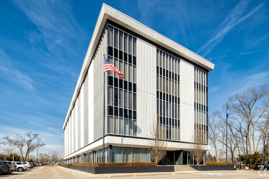 More Photos Of 30555 Southfield Rd, Southfield Office For Lease