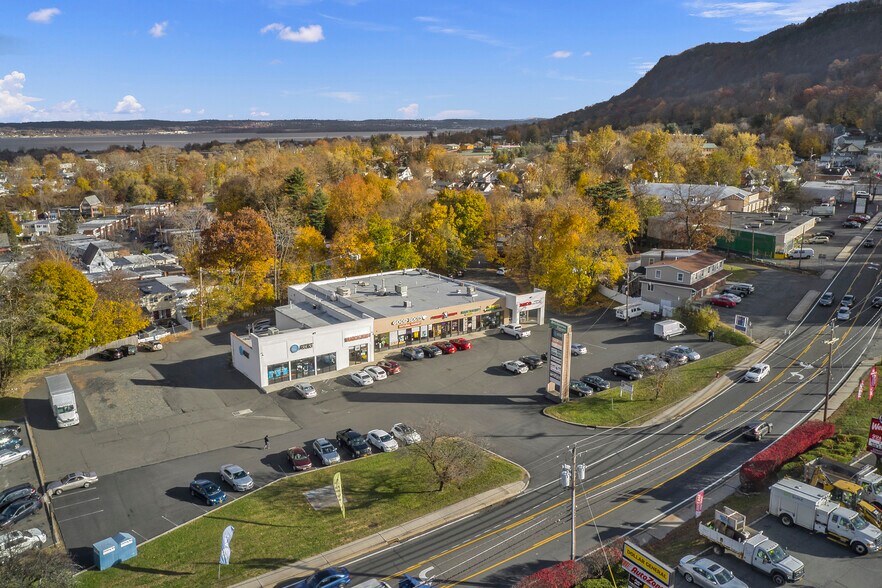 More Photos Of 236-246 Route 9W, Haverstraw Unknown For Lease
