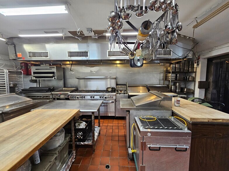 More Photos Of 38 Bellvale Lakes Rd, Warwick Restaurant For Sale