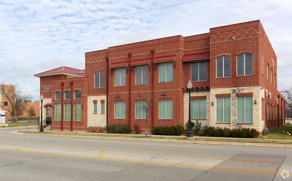More Photos Of 609 Hemphill St, Fort Worth Office For Lease