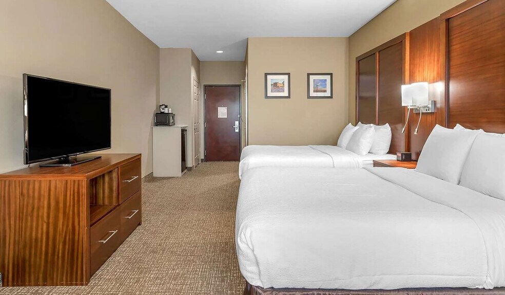 More Photos Of 320 Highway 146 N, Texas City Hotel For Sale