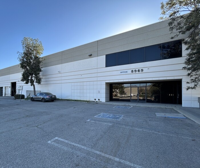 Primary Photo Of 8963-8969 Bradley Ave, Sun Valley Warehouse For Lease