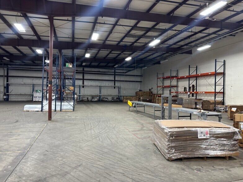 More Photos Of 1000-1008 Kieley Pl, Cincinnati Warehouse For Lease