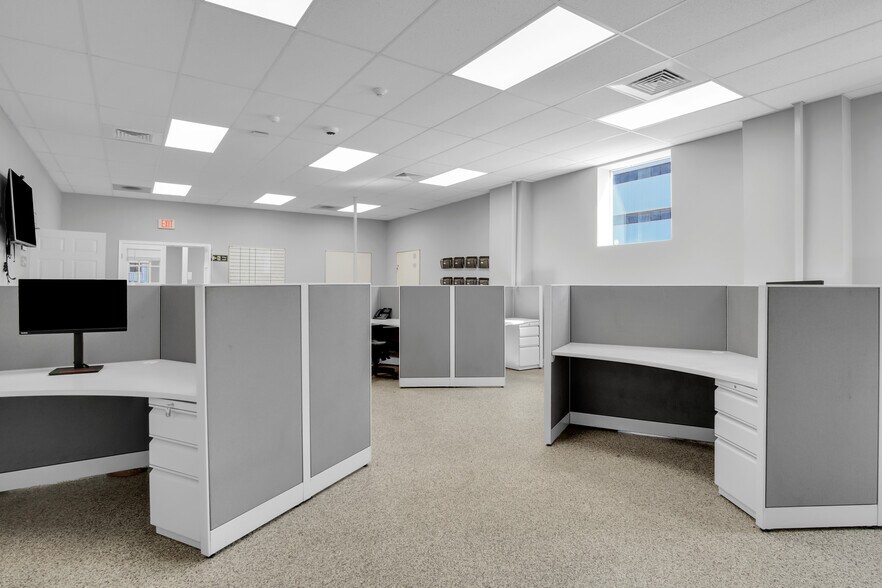 More Photos Of 1180 S Cameron St, Harrisburg Light Manufacturing For Sale