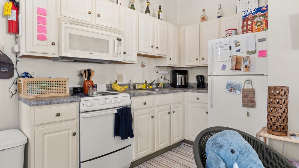 More Photos Of 465 Chapel St, Lee Apartments For Sale