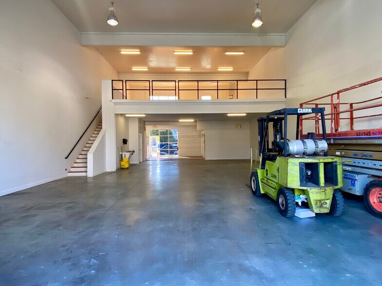 More Photos Of 1000 Cannons Ct, Woodbridge Flex For Lease