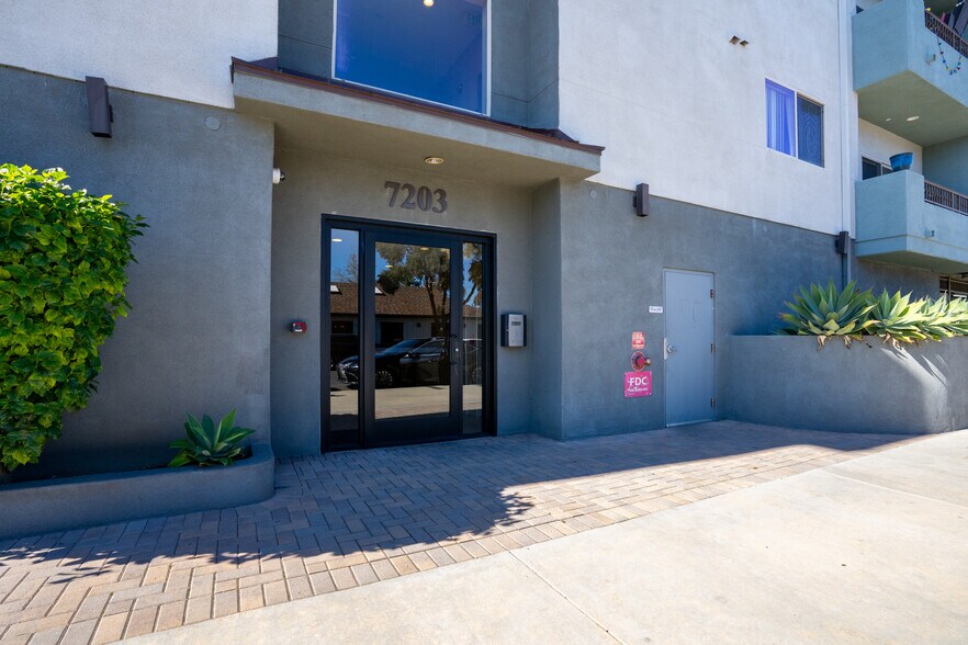 More Photos Of 7203 Rubio Ave, Lake Balboa Apartments For Sale