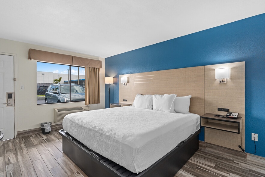 More Photos Of 3956 W Colonial Dr, Orlando Hotel For Sale