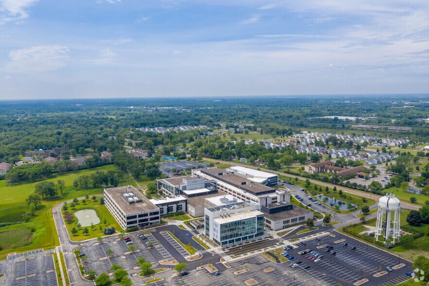 More Photos Of 3333 Green Bay Rd, North Chicago Office For Lease