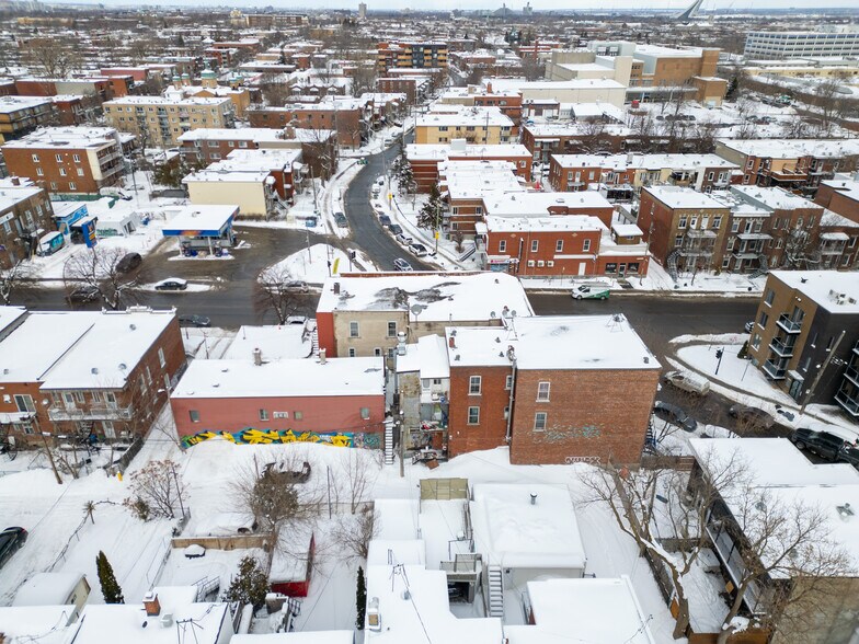 More Photos Of 2031-2047 Rue Des Carrières, Montréal Apartments For Sale