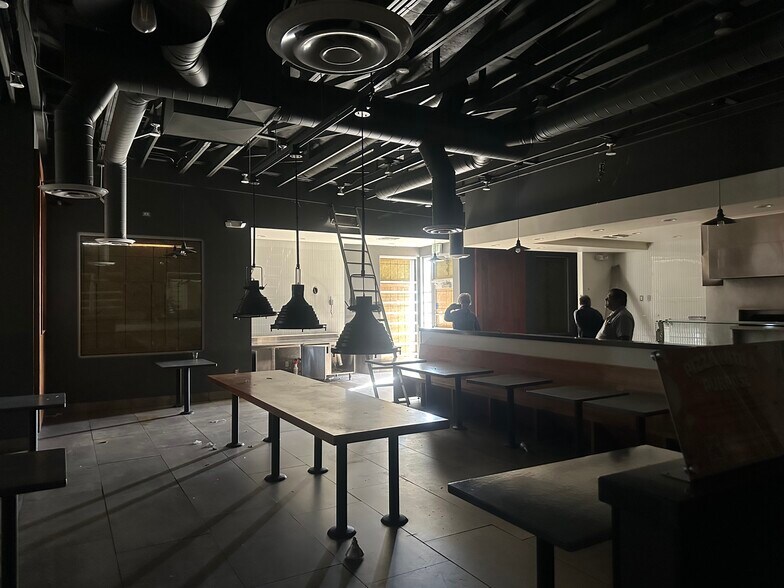 More Photos Of 12502 Washington Blvd, Whittier Restaurant For Lease