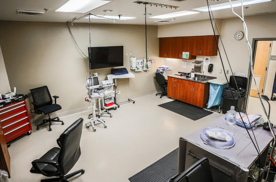 More Photos Of 368 E Riverside Dr, Saint George Medical For Sale