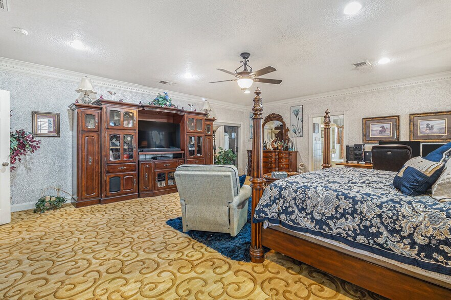 More Photos Of 1454 Oday Rd, Pearland Light Manufacturing For Sale