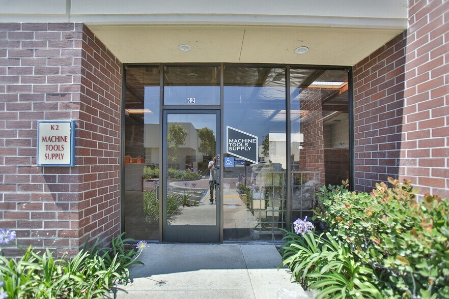 More Photos Of 3505 Cadillac Ave, Costa Mesa Office For Lease
