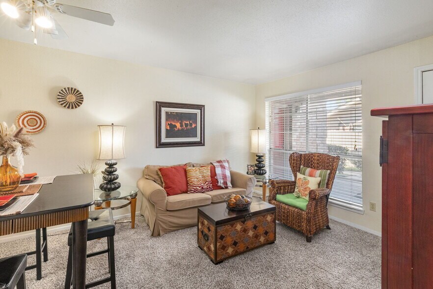More Photos Of 2451 Lake Rd, Huntsville Apartments For Sale