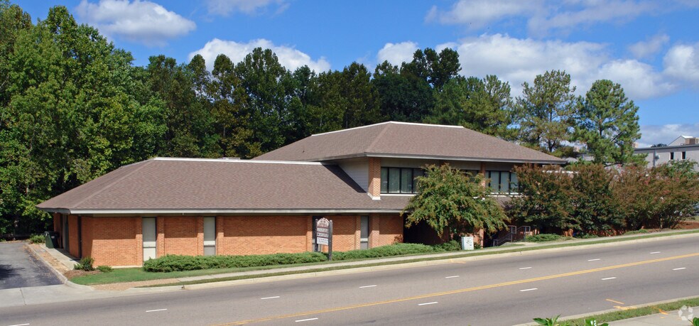 Primary Photo Of 320 Monticello Ave, Williamsburg Medical For Lease