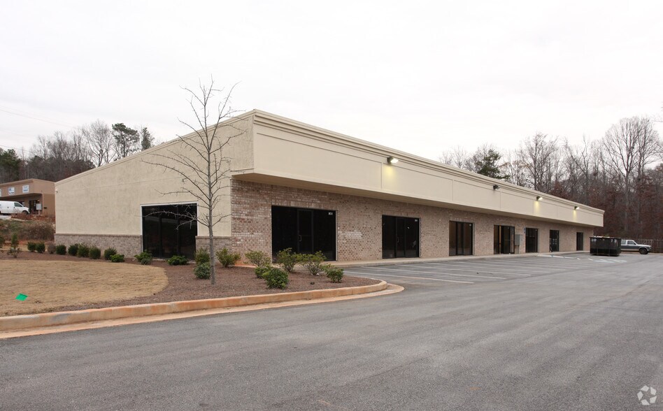 More Photos Of 10714 Covington by Pass Rd, Covington Storefront For Sale