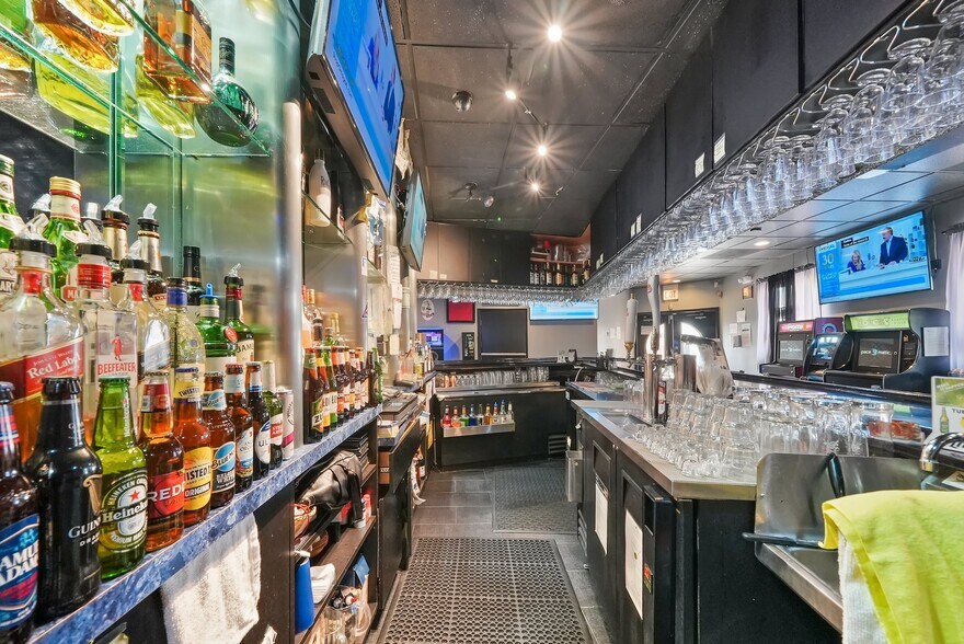 More Photos Of 5772 S Archer Ave, Chicago General Retail For Sale