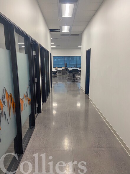 More Photos Of 1550 S Tech Ln, Meridian Showroom For Lease