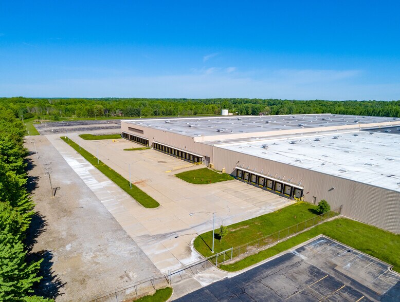 More Photos Of 541 Perkins Jones Rd NE, Warren Warehouse For Lease