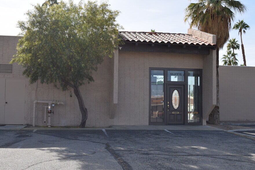 Primary Photo Of 74040 El Paseo, Palm Desert Unknown For Lease