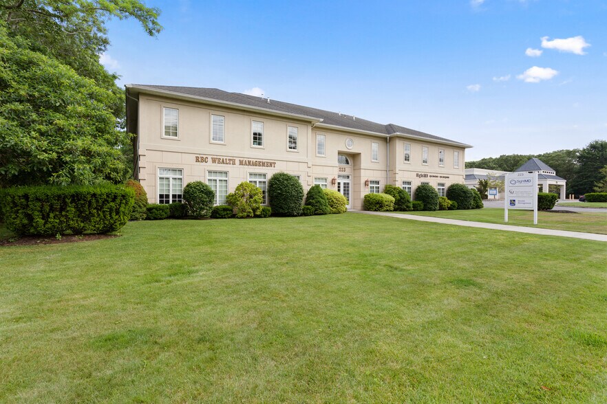 More Photos Of 223 W Montauk Hwy, Hampton Bays Medical For Lease
