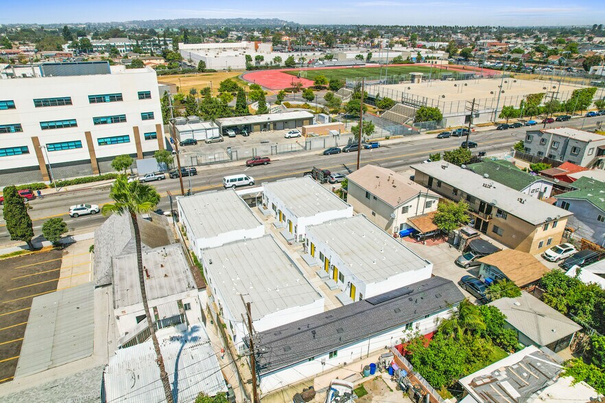 More Photos Of 5926 S Hoover St, Los Angeles Apartments For Sale