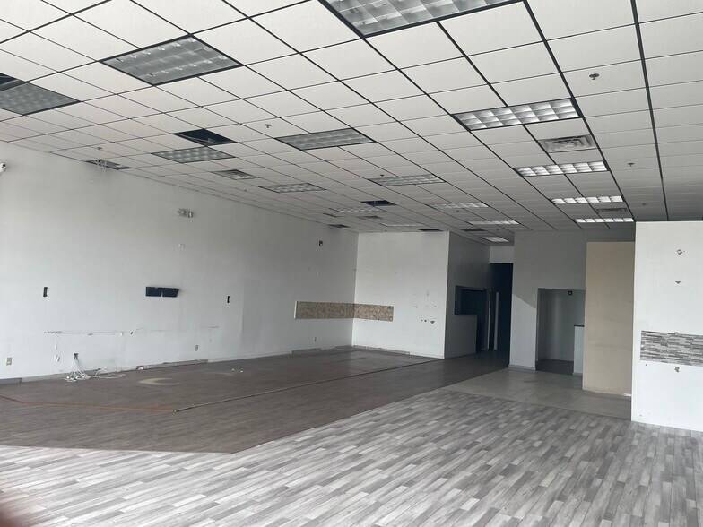 More Photos Of 1760 Tree Blvd, Saint Augustine Freestanding For Lease