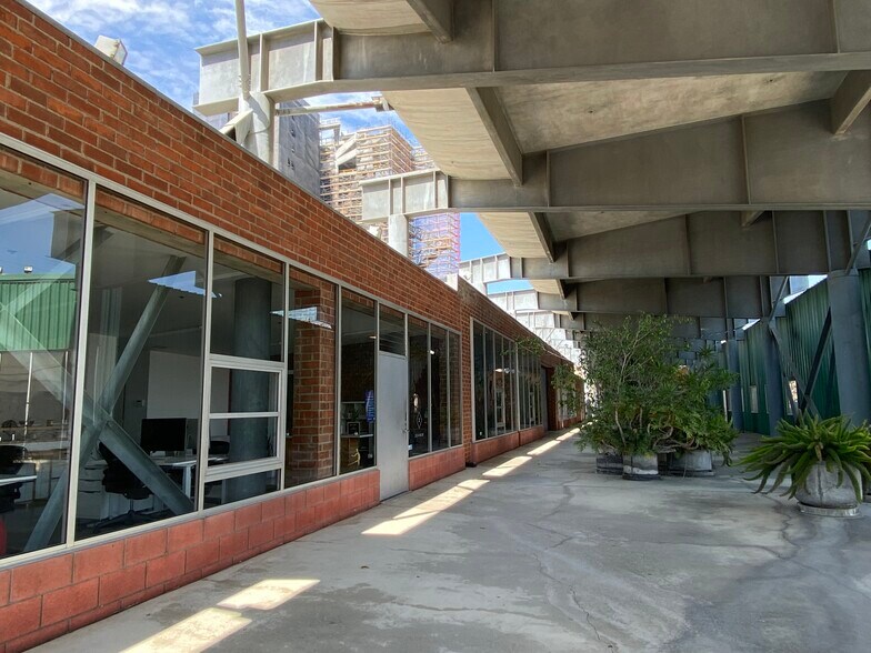 More Photos Of 5760-5780 W Jefferson Blvd, Los Angeles Office For Lease