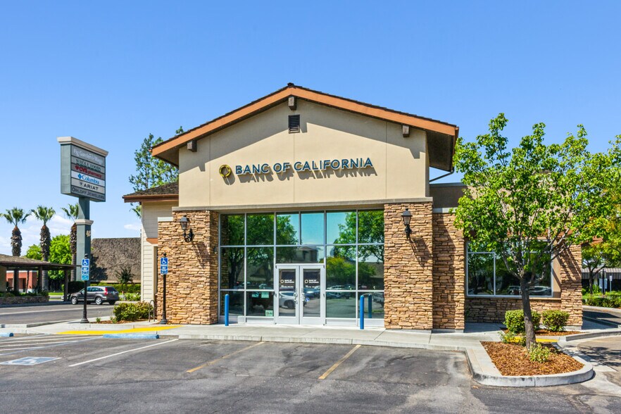 More Photos Of 5126 N Palm Ave, Fresno Bank For Sale