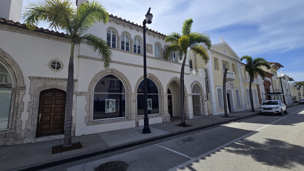 More Photos Of 239 S County Rd, Palm Beach Office For Lease