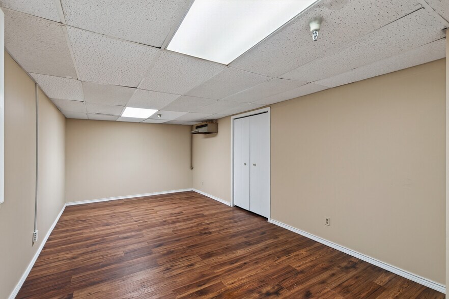 More Photos Of 14565-14579 Grand Ave S, Burnsville Office For Sale