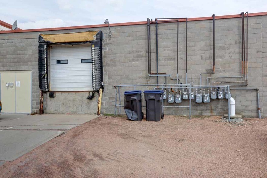 More Photos Of 1011-1013 E Spruce St, Abbotsford Storefront Retail Office For Lease