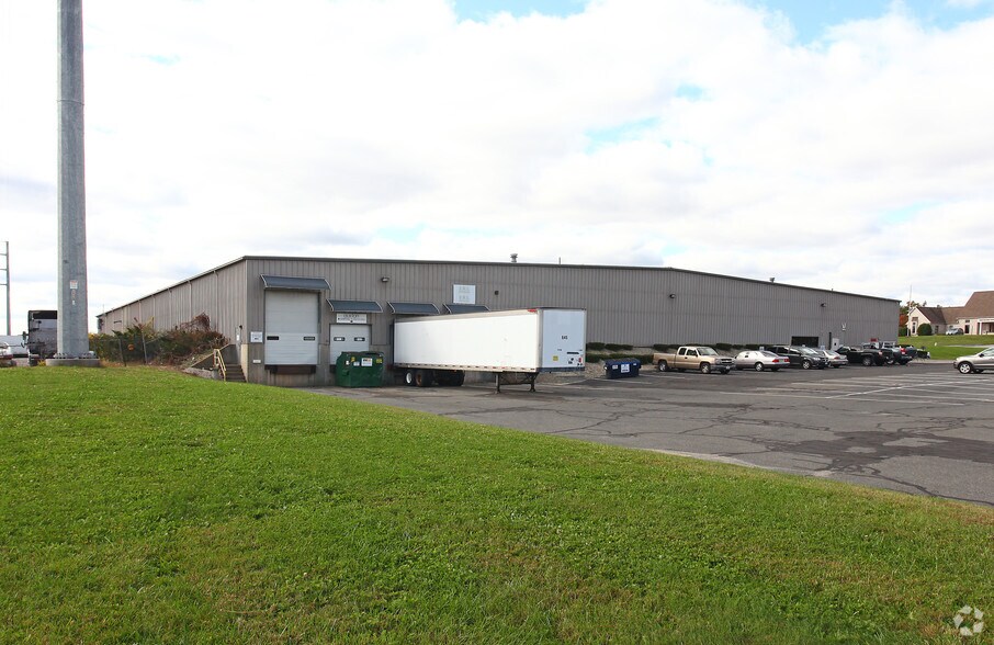 More Photos Of 235-255 Cadwell Dr, Springfield Distribution For Lease