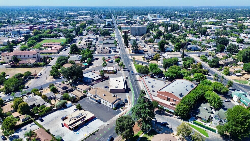 More Photos Of 711 N Court St, Visalia Office For Sale