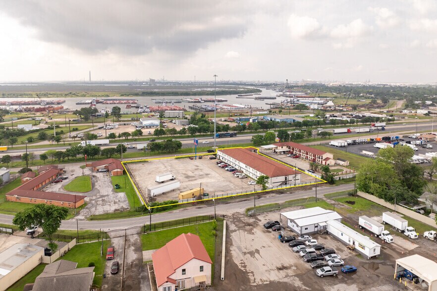 More Photos Of 16939 East Fwy, Channelview Hotel For Sale