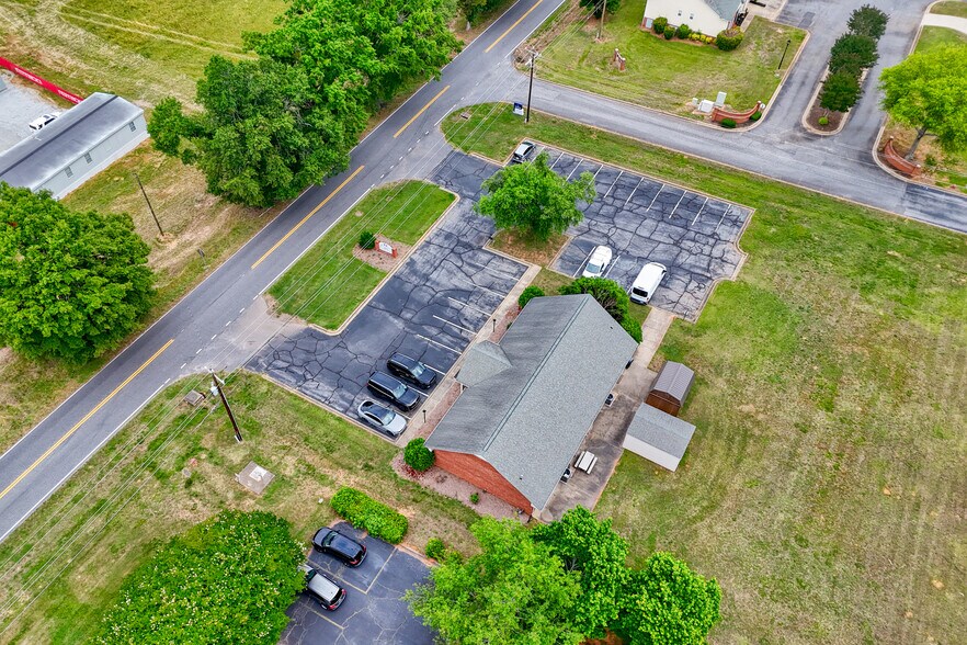 More Photos Of 1924 McConnell Springs Rd, Anderson Coworking Space