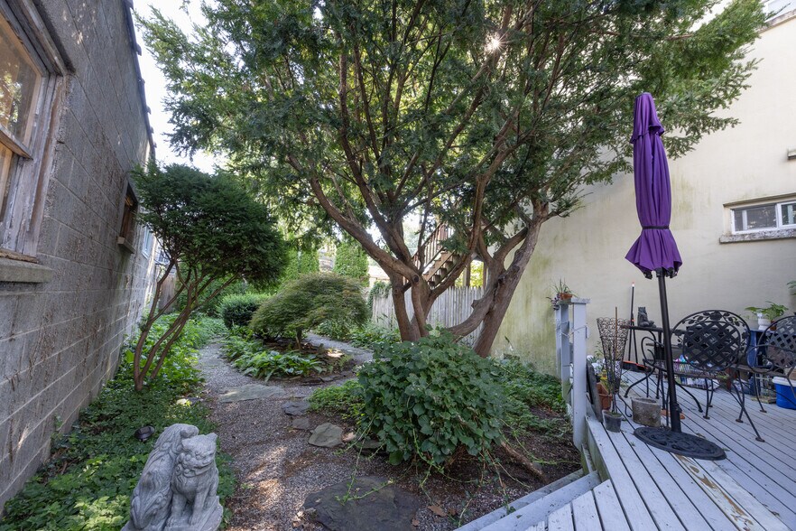More Photos Of 20 N Union St, Lambertville Storefront Retail Residential For Sale