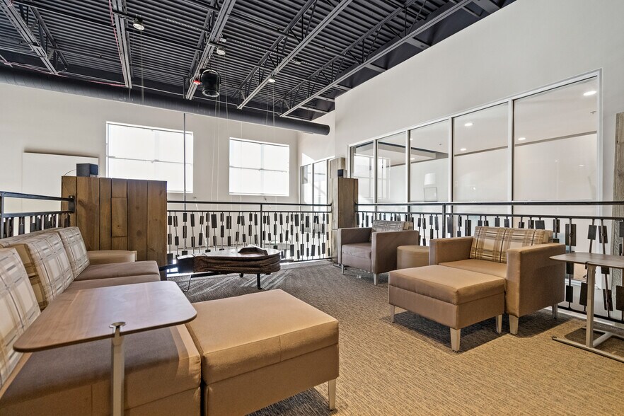 More Photos Of 165 Caprice Ct, Castle Rock Warehouse For Lease