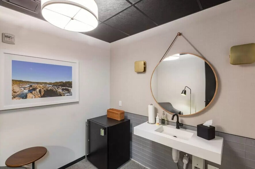 More Photos Of 650 Massachusetts Ave NW, Washington Coworking Space