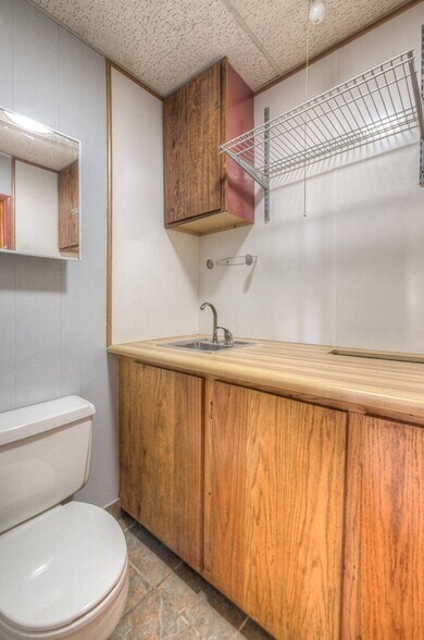 More Photos Of 22540 Us Highway 160, Walsenburg Veterinarian Kennel For Sale