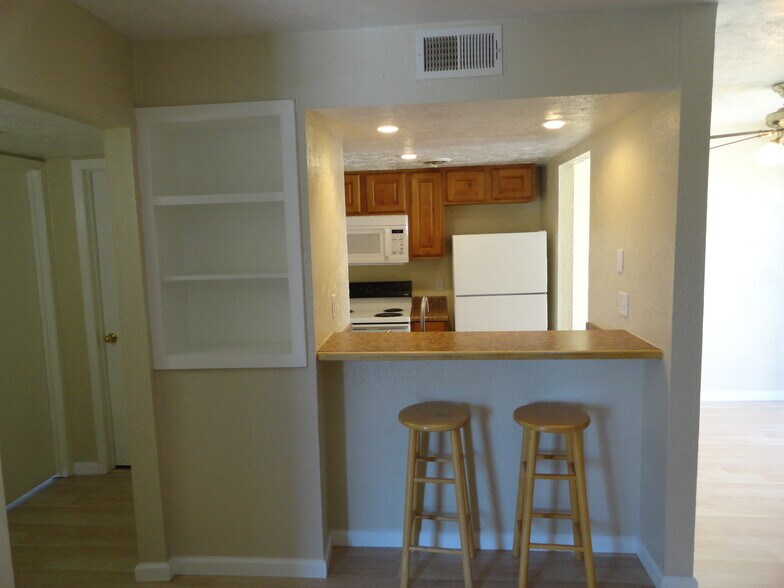 More Photos Of 1620 N Wilmot Rd, Tucson Apartments For Sale