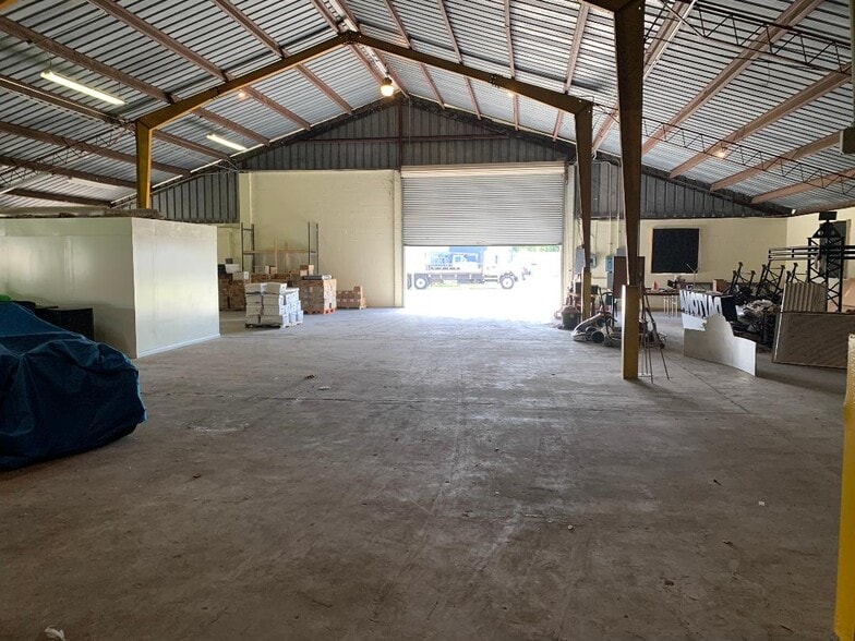 More Photos Of 1620 Newport Ave, Deland Warehouse For Lease