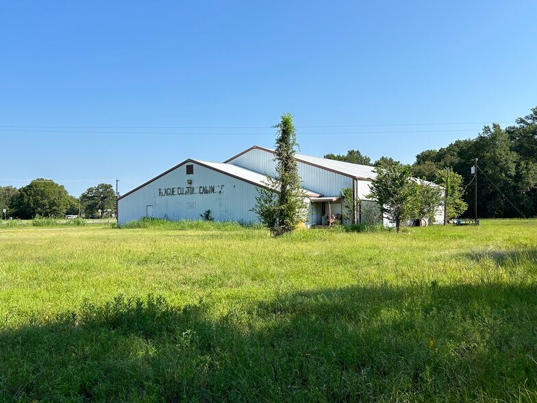 More Photos Of 10411 S US Highway 79, Palestine Warehouse For Sale