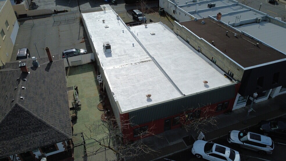 More Photos Of 315-317 W Kennewick Ave, Kennewick Storefront For Sale