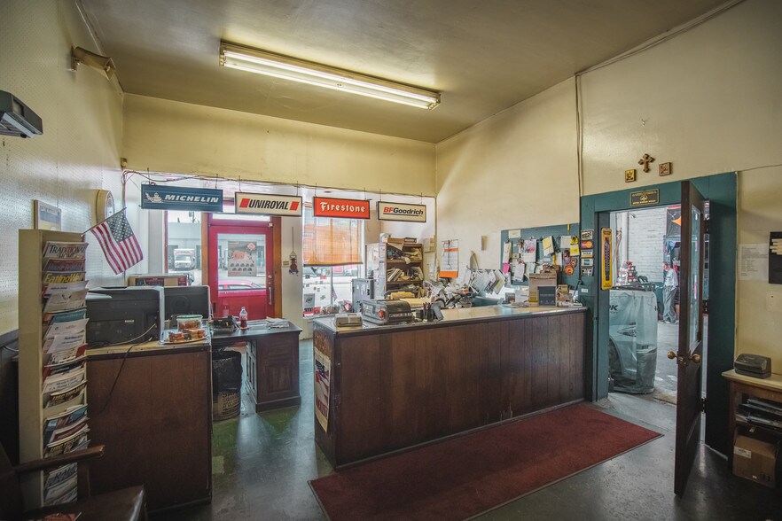 More Photos Of 949 S La Brea Ave, Inglewood Freestanding For Sale