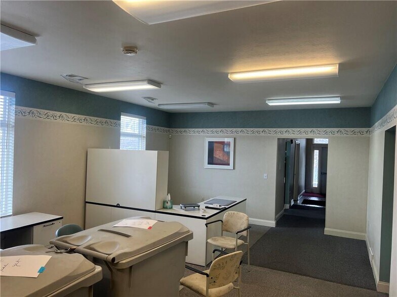 More Photos Of 93 Boundary Ln, Beaver Office For Sale