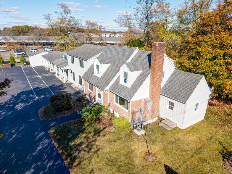 More Photos Of 93 Elm St, Old Saybrook Restaurant For Lease