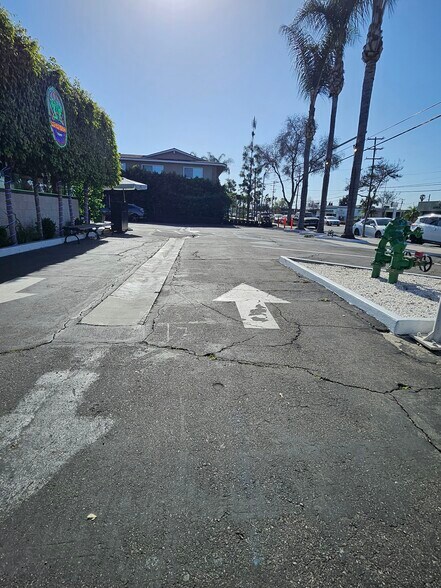 More Photos Of 12056 Paramount Blvd, Downey Restaurant For Sale