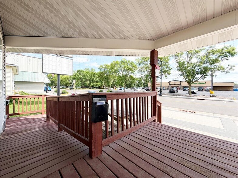 More Photos Of 613 E La Salle Ave, Barron Restaurant For Sale